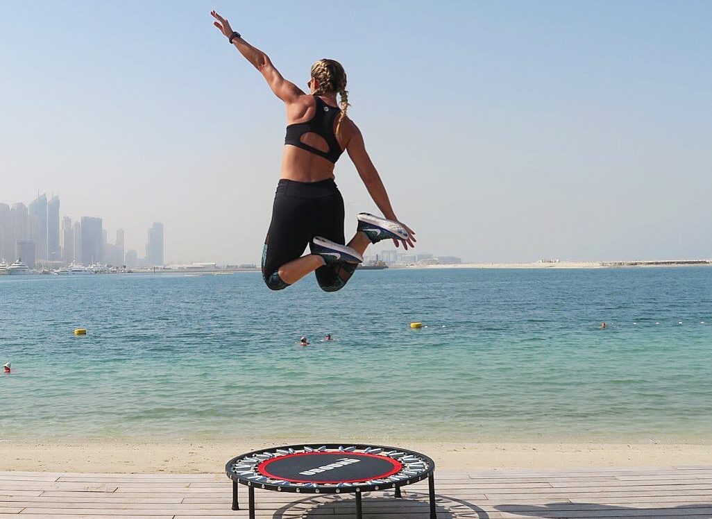 fitness-blogger-jennifer-c-fit-dubai-jump