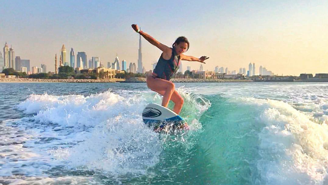 5 Spots Where You Can Learn Surfing in Dubai insydo