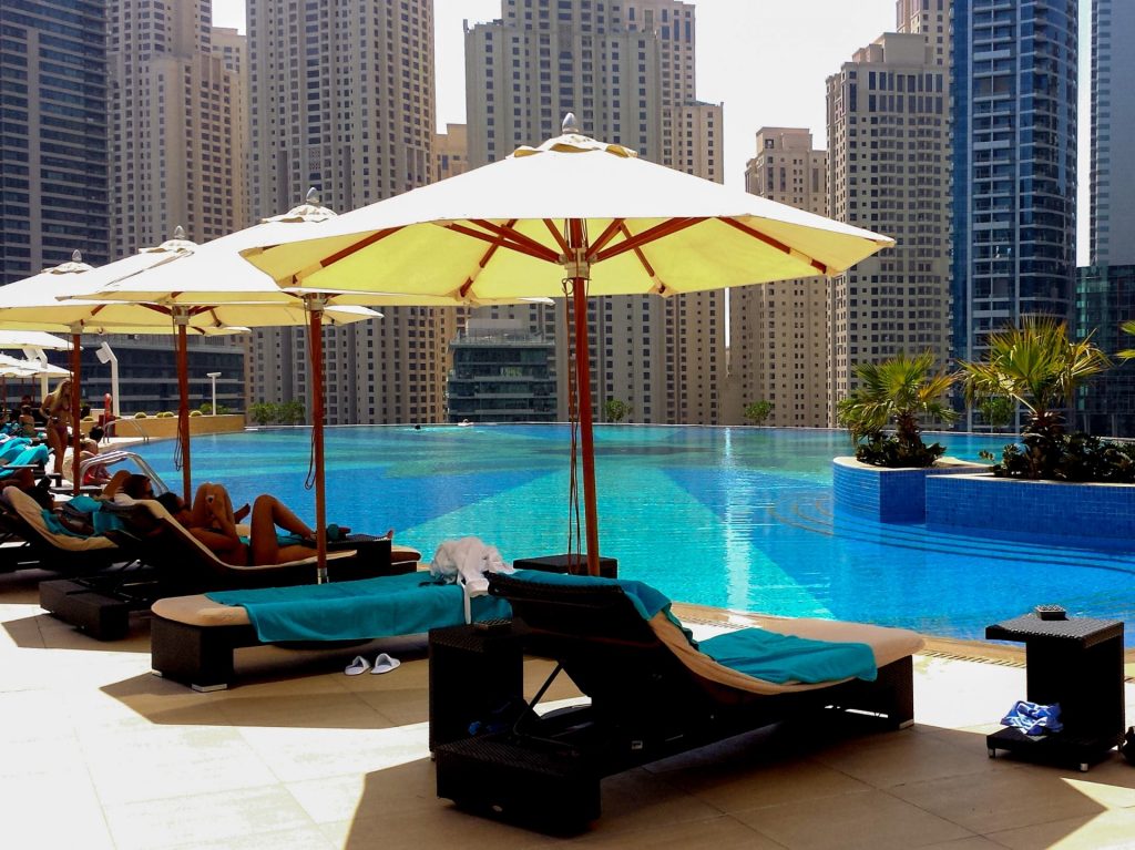 Our Favorite Pool Bars in Dubai Right Now... insydo
