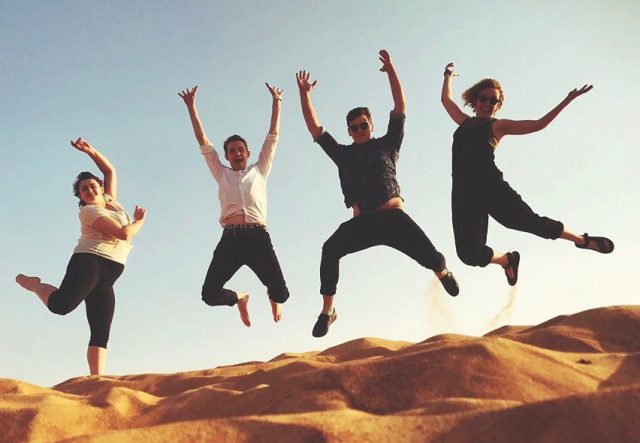 dubai desert safari jumping selfie (2)