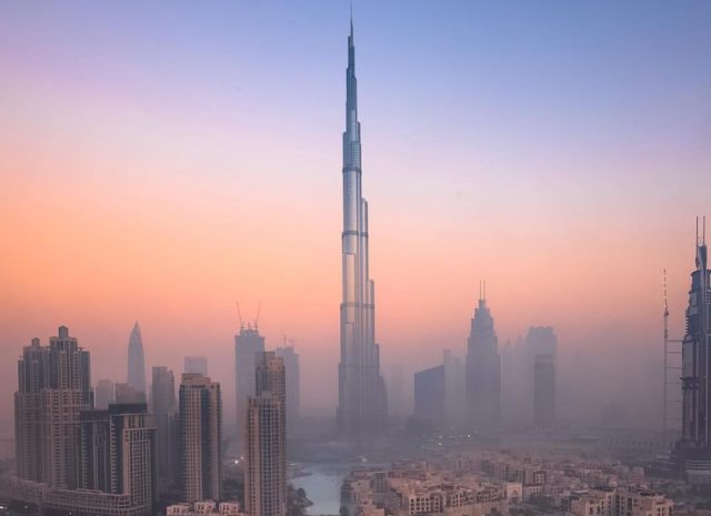 best view of iconic dubia landmarks - burj khalifa