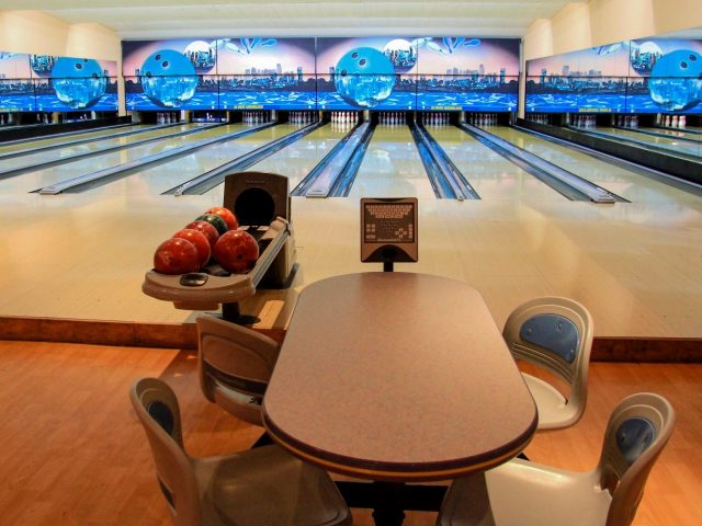 bowling alleys in dubai al nasr leisureland - bowling in dubai