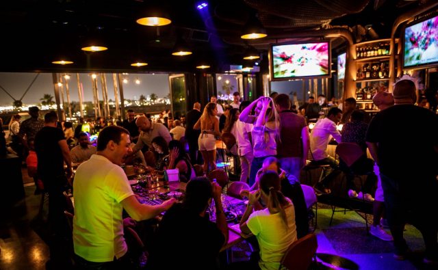 happy-hour-dubai-sports-bar-dubai-122-09csswsw4edddd-4e33dede