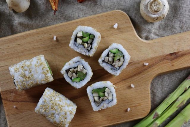 vegan-sushi-in-dubai-at-moshi-uae-vegan-food-in-dubai-vegan-restaurants-in-dubai-Cropped